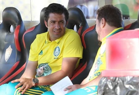 João Burse, técnico do sub-20