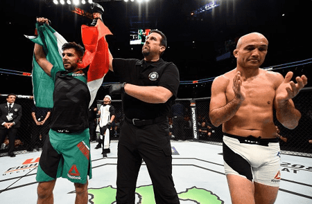 Yair Rodriguez venceu BJ Penn por nocaute no UFC Phoenix
