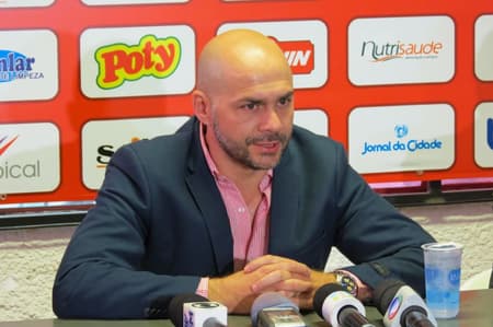 Sangaletti em sua apresentação como técnico do Noroeste