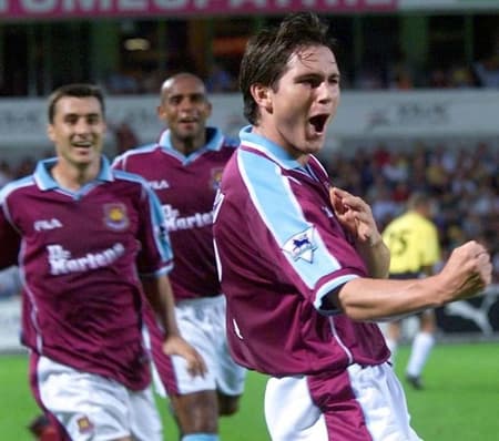 Lampard iniciou sua carreira no West Ham, onde foi guiado pelo seu pai, de mesmo nome, então auxiliar do time