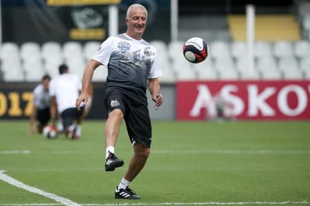 Dorival Júnior em treino do Santos na Vila