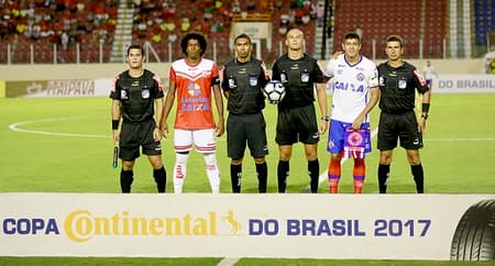 Edson (à direita) é capitão do Bahia (Foto: Divulgação/Bahia)
