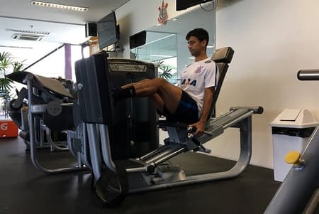 Camacho durante treino na academia do CT Joaquim Grava