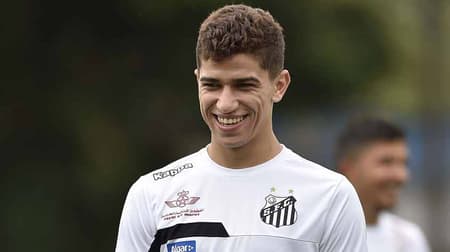 Vitor Bueno é o novo dono da camisa 7