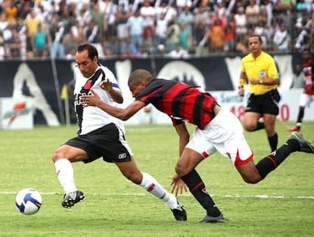 Em 2008, o desastre começou com a goleada do Vitória por 5 a 0