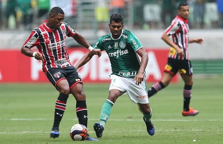 Thiago Santos em ação no Choque-Rei - Foto: Cesar Greco/Palmeiras