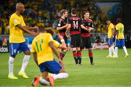 Na semifinal da Copa do Mundo de 2014, a Seleção Brasileira sofreu sua maior humilhação. Levou goleada de 7 a 1 para a Alemanha dentro de casa.