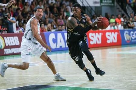Liga Ouro - Botafogo vence fácil Brusque e segue líder isolado