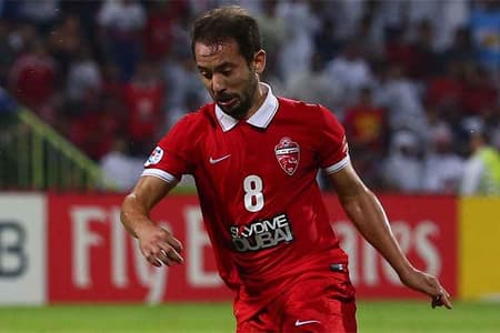 Nos últimos dias, Everton Ribeiro alimentou a esperança de diversos gigantes. Acabou ficando no Al-Ahli