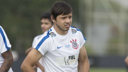 Romero em ação pelo Corinthians