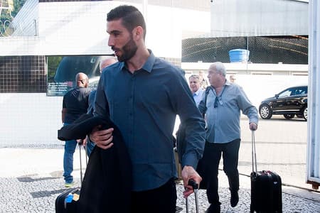 O ônibus do Peixe saiu do CT Rei Pelé na manhã desta segunda-feira em direção ao aeroporto