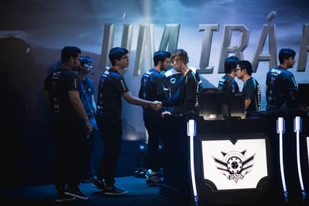 MSI São Paulo (28/04) - Na abertura do Mid-Season Invitational, os brasileiros da Red Canids começaram com o pé direito e derrotaram a Dire Wolves