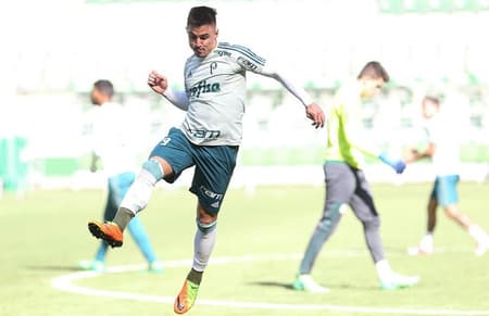 Willian durante treino do Palmeiras