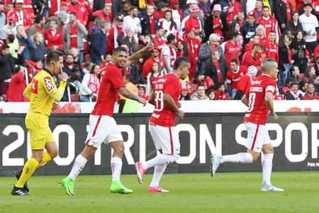 Veja as imagens de Internacional 4 x 2 Náutico pela Série B<br>