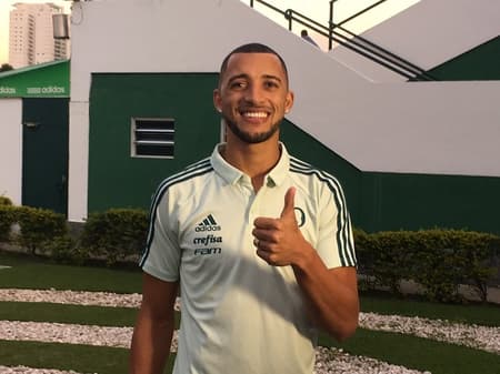 Vitor Hugo em seu último dia de Palmeiras (Foto: Fellipe Lucena)