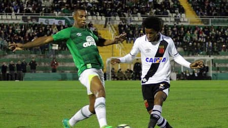 Alan durante os minutos que esteve em campo na derrota para a Chapecoense. Veja a seguir a galeria LANCE!