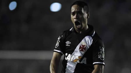Yago Pikachu fez o gol da vitória sobre o Avaí na noite deste sábado. Confira a seguir a galeria especial do LANCE!
