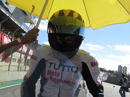 Suzane Carvalho terminou em segundo lugar na disputa da segunda etapa da categoria feminina da Copa Honda CBR-500R, em Interlagos