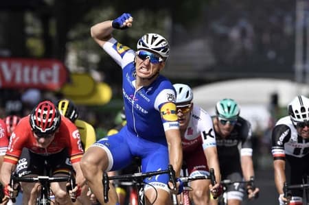 O alemão Marcel Kittel comemora a conquista da sexta etapa da Volta da França