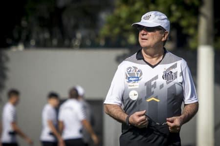 Levir está no Santos há um mês
