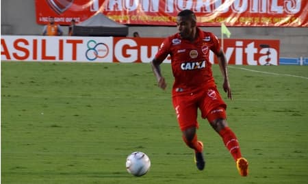 Alan Mineiro é uma das principais armas do Vila Nova (Foto: Paulo Massad/Vila Nova)