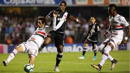 Confira a seguir a galeria especial do LANCE! com imagens da derrota do Vasco para o São Paulo nesta&nbsp;