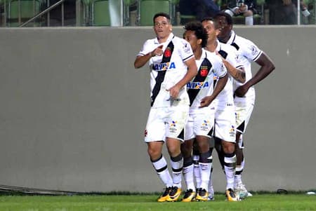 Paulinho é um dos principais destaques da base do Vasco atualmente no profissional. Confira a seguir a galeria L!