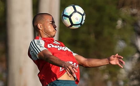 Mayke deve voltar ao time