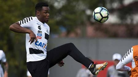 Matheus Jesus está emprestado pelo Estoril até o fim de 2018