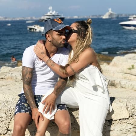 Gabigol e Rafaella curtem dia de folga, na França