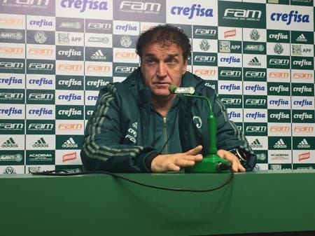 Cuca em entrevista no Palmeiras
