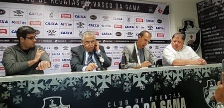 Coletiva da saída de Milton Mendes. Confira a seguir a galeria especial do LANCE! com imagens do treinador