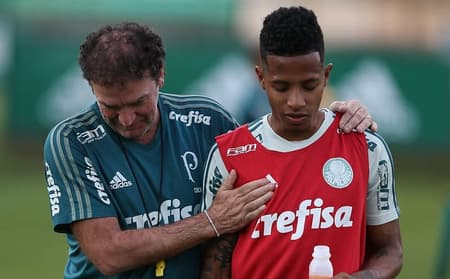 Treino do Palmeiras tem reuniões de Cuca e ovada em Tchê Tchê