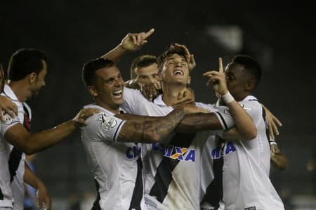 Confira a seguir a galeria especial do LANCE! com imagens da vitória do Vasco sobre o Grêmio neste sábado