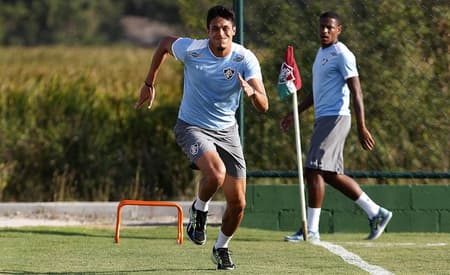Reginaldo deve voltar a ser titular do Fluminense contra o Grêmio