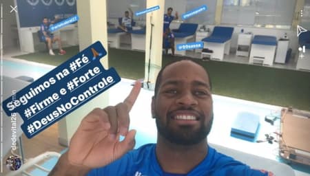 No departamento médico, Dedé publica foto ao lado de Sassá, Ariel Cabral e Léo