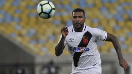Vasco só empatou em casa com o Vitória, com um gol no fim da partida.Breno marcou o gol cruz-maltino. Veja uma galeria de fotos