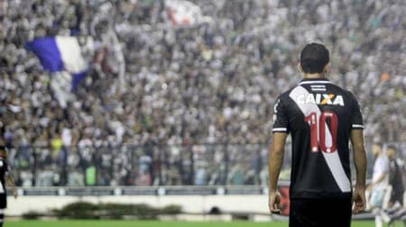 Torcida do Vasco promete ingressos esgotados neste domingo no último jogo de 2017. Veja a seguir galeria L!