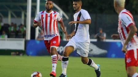 Vasco 0 x 2 Bangu: as imagens da partida na Colina