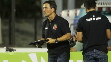 Zé Ricardo na derrota do Vasco para o Bangu na noite desta quinta-feira. Veja fotos na galeria especial do LANCE!&nbsp;