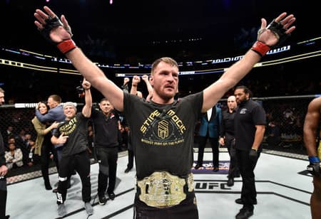 Stipe Miocic fez história no UFC 220
