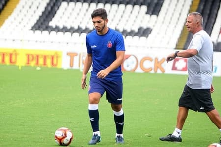 Andrey no treino do Vasco neste sábado