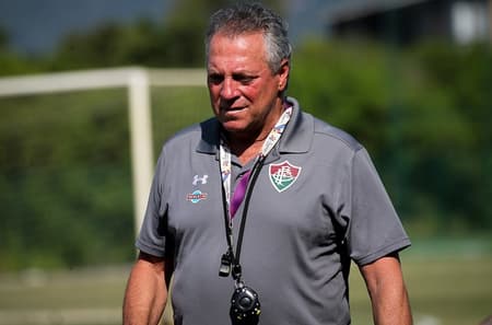 Abel Braga comanda treino no CT Pedro Antonio