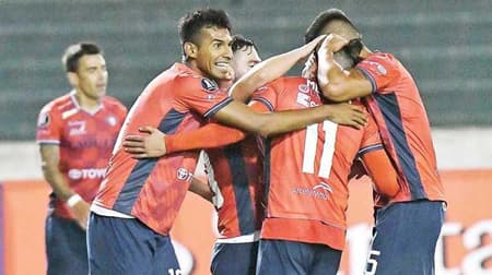 Gol do Jorge Wilstermann contra o Oriente Petrolero