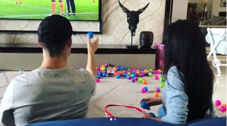 CR7 'inventa' novo jogo e mostra que é craque em brincadeira