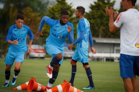 Cruzeiro realiza treino fechado antes de jogo contra o Atlético-MG