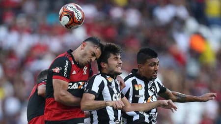 Com um gol irregular de Rhodolfo, que estava impedido, o Botafogo foi derrotado por 1 a 0 pelo Flamengo, neste sábado, no Nilton Santos, pela Taça Rio, segundo turno do Carioca. O Alvinegro não teve uma boa atuação e quem se salvou no tropeço foi o meio-campista João Paulo. Confira as notas do LANCE! (por João Pedro Granette)