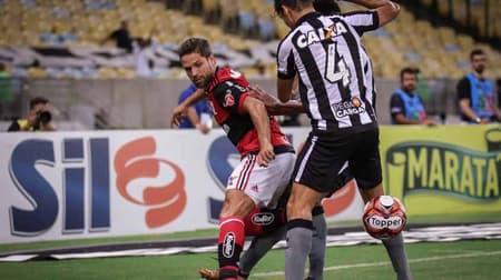 O Flamengo experimentou a sua primeira decepção na temporada. Ao ser derrotado pelo Botafogo nesta quarta-feira, no Maracanã, o Rubro-Negro ficou fora da decisão do Carioca. Carpegiani, que montou o time com diversas mudanças, recebeu a pior avaliação no revés por 1 a 0. Além dele, outros jogadores ficaram devendo durante o clássico (Notas por Matheus Dantas - matheusdantas@lancenet.com.br)
