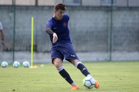 Bruno Paulista durante treino no CT das Vargens