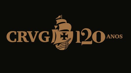 Novo uniforme do Vasco terá&nbsp;emblema alusivo ao aniversário de 120 anos do clube. Confira galeria especial do LANCE!